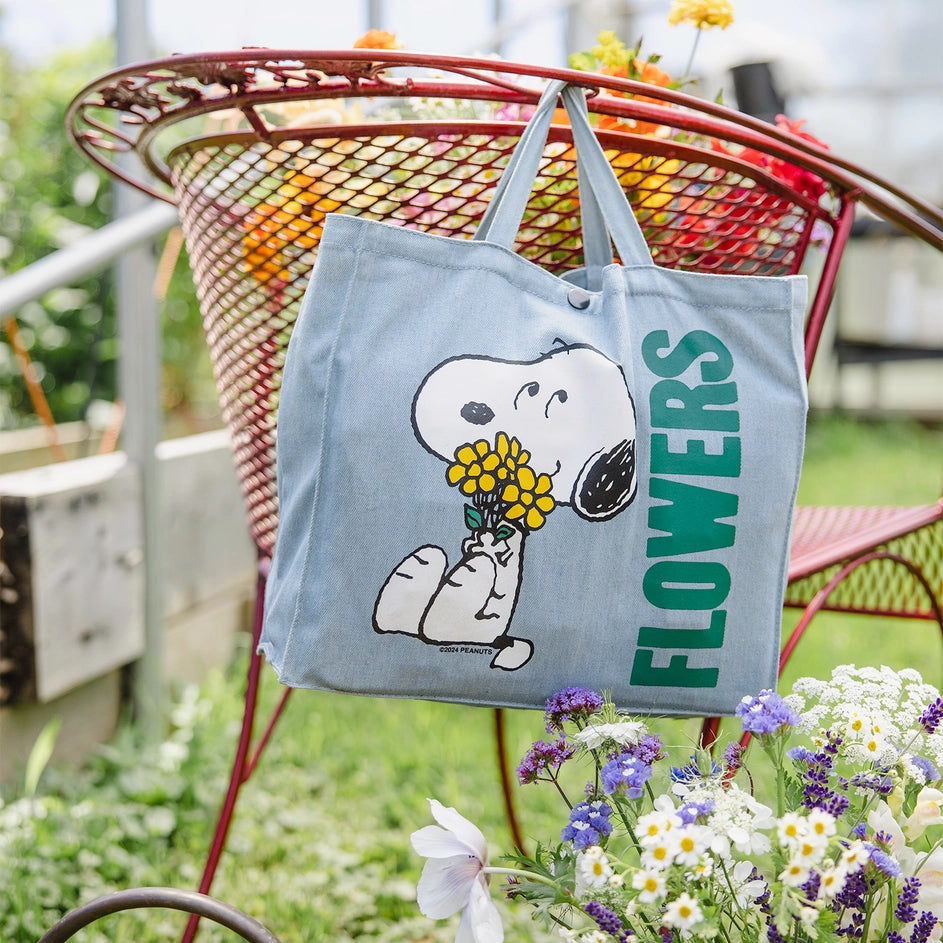 Snoopy Flowers Vintage-Style Market Tote