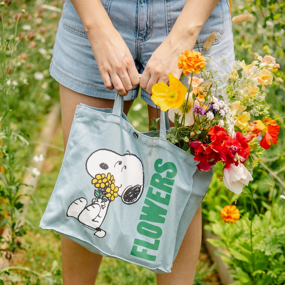 Snoopy Flowers Vintage-Style Market Tote